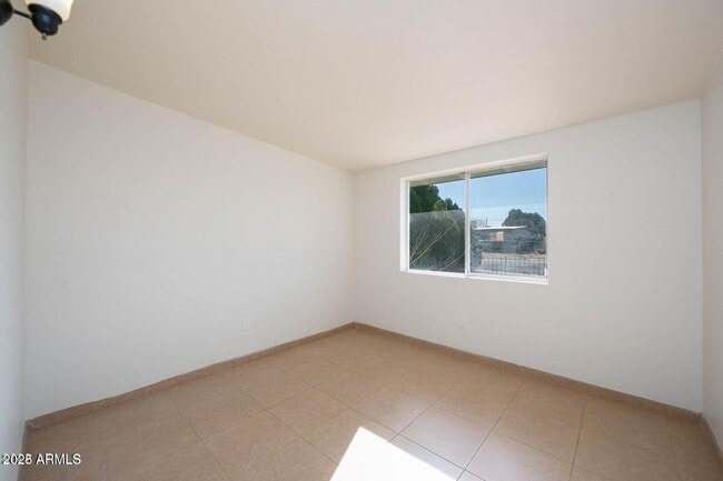 Building Photo - 310 2nd St