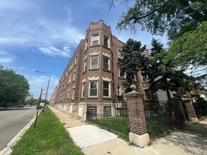 Building Photo - 4958 S Michigan Ave