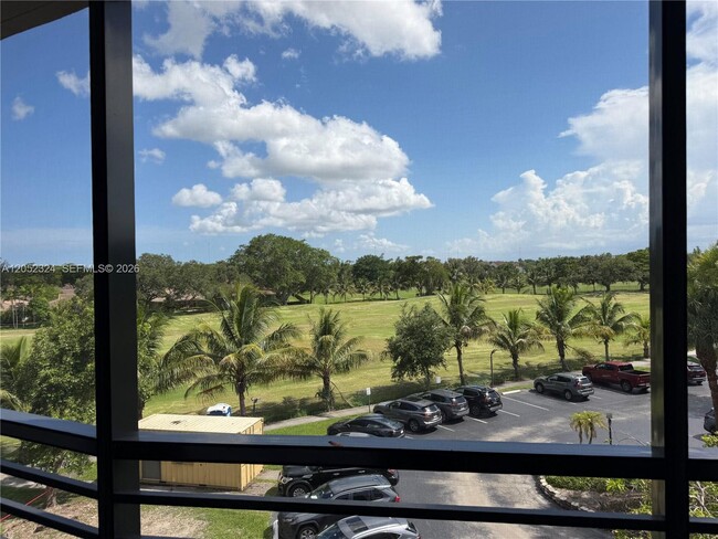 Building Photo - 3800 N Hills Dr