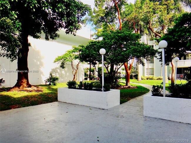 Building Photo - 486 NW 165th St