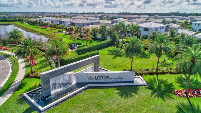 Building Photo - 17112 Aquavera Way