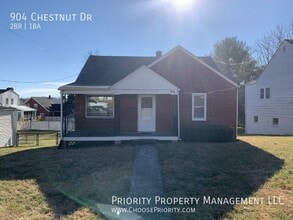 Building Photo - 904 Chestnut Dr