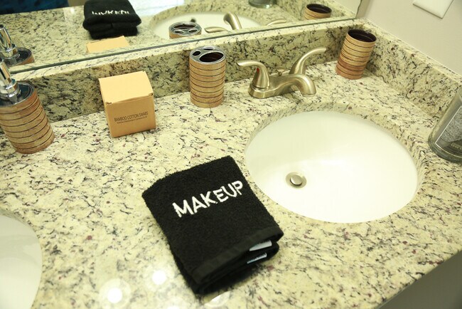 Building Photo - 701 McWilliams Rd SE