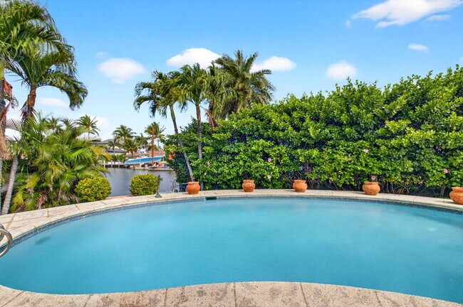 Building Photo - 30 Spanish River Dr