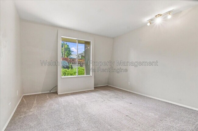 Building Photo - 5511 S Willow Ln