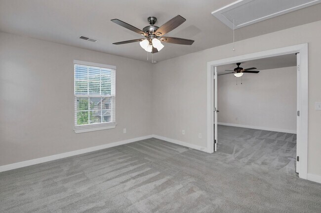 Building Photo - 217 Golden Fluke Dr