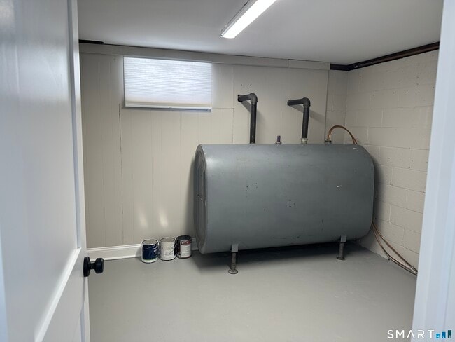 Building Photo - 44 Hillside Ave