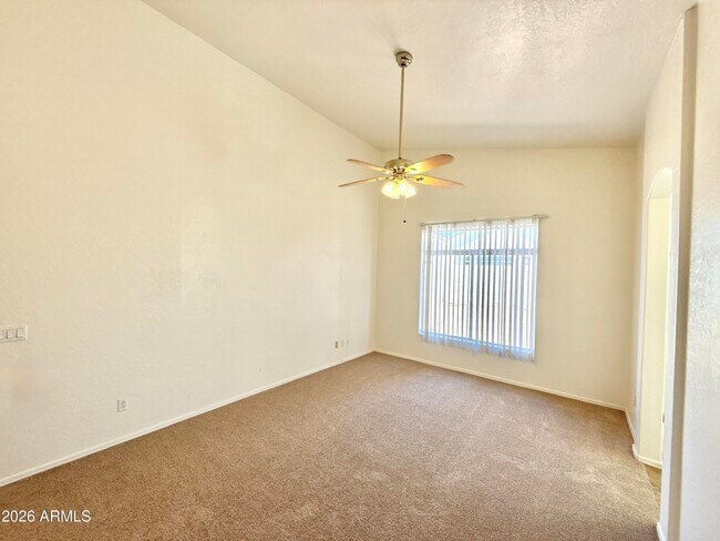 Building Photo - 13896 W Wilshire Dr