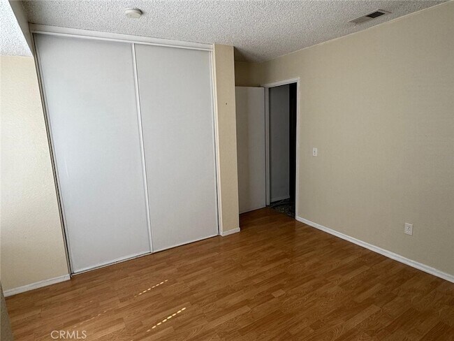 Building Photo - 1229 Onyx Dr