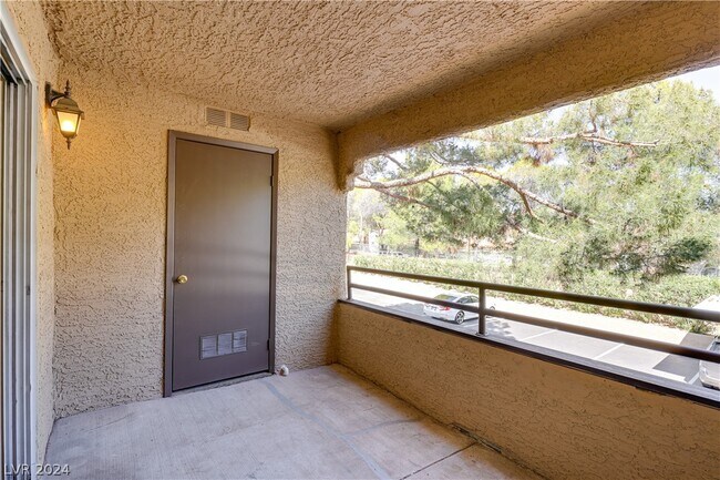 Building Photo - 2200 S Fort Apache Rd