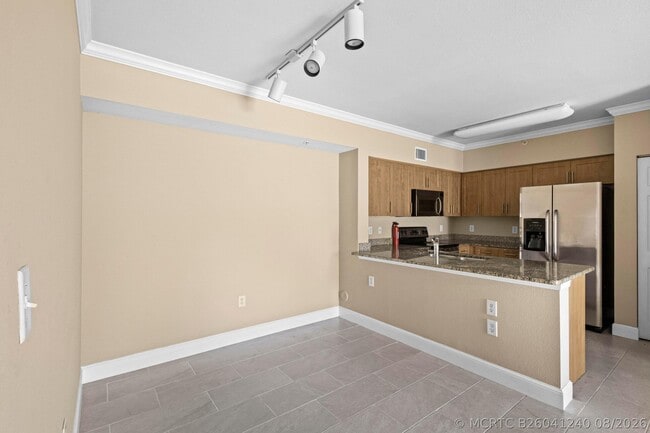 Building Photo - 6450 Emerald Dunes Dr