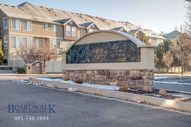 Building Photo - 1529 Westbury Way