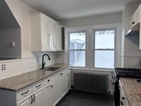 Building Photo - 39 Adams St