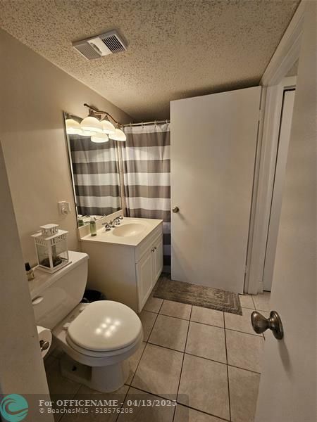 Building Photo - 6355 La Costa Dr