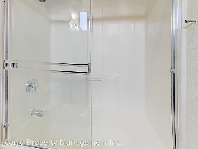 Building Photo - 1945 B St