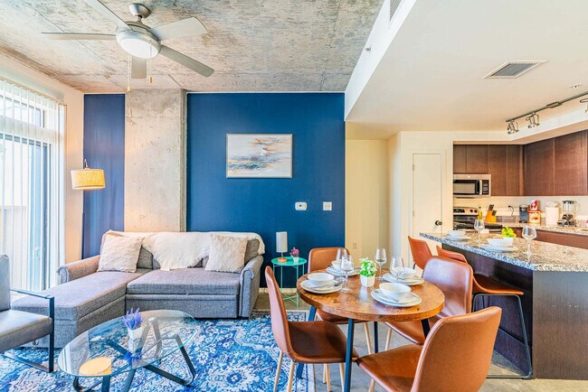 Building Photo - 333 E Roosevelt St