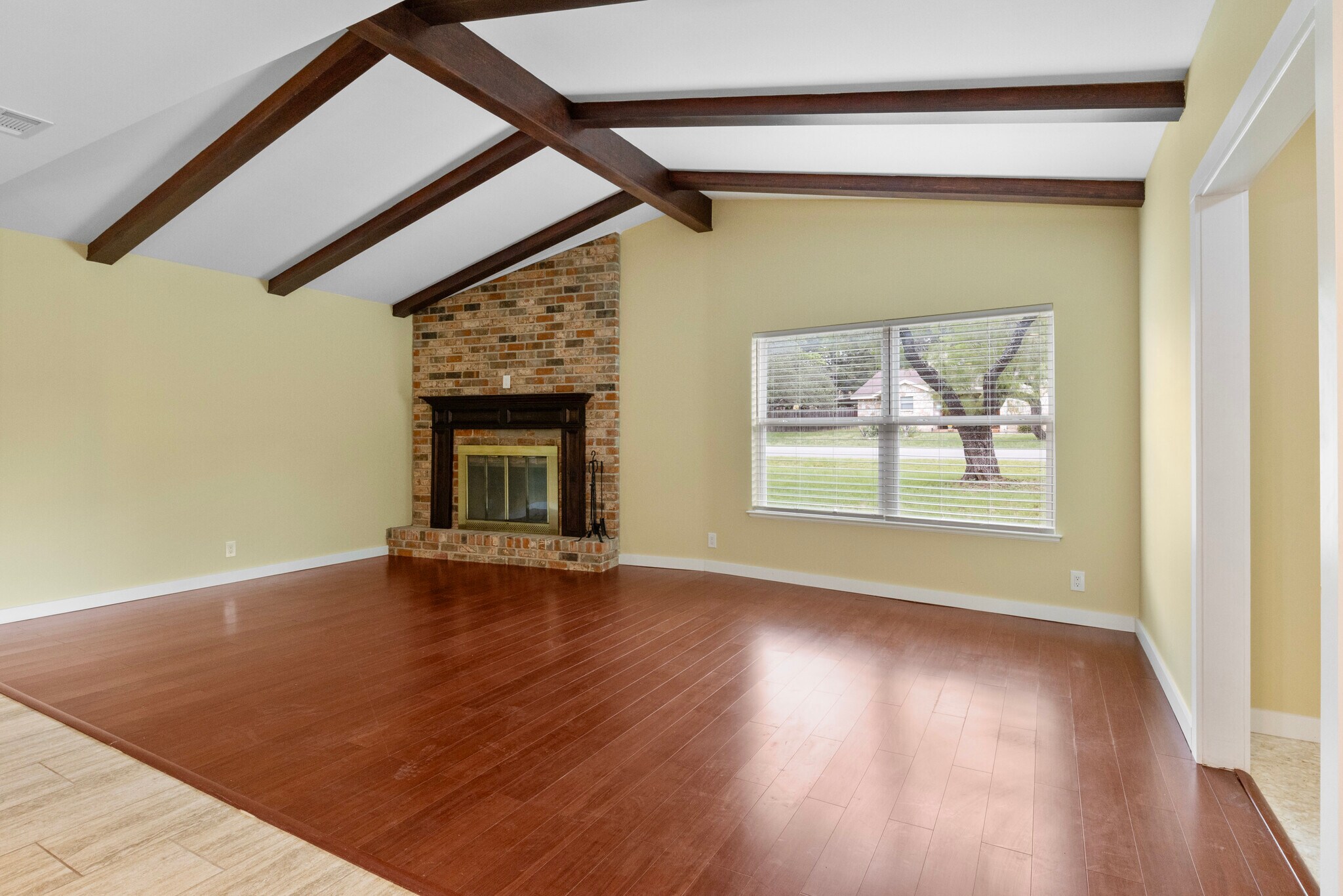 Building Photo - 17215 Sugar Crest Dr