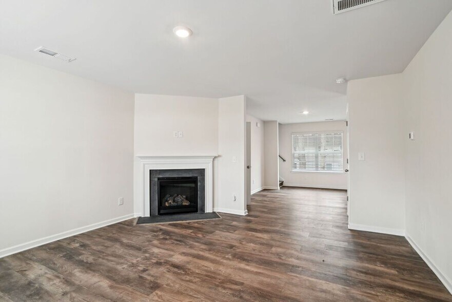 Building Photo - 1032 Jaxson Terry LN