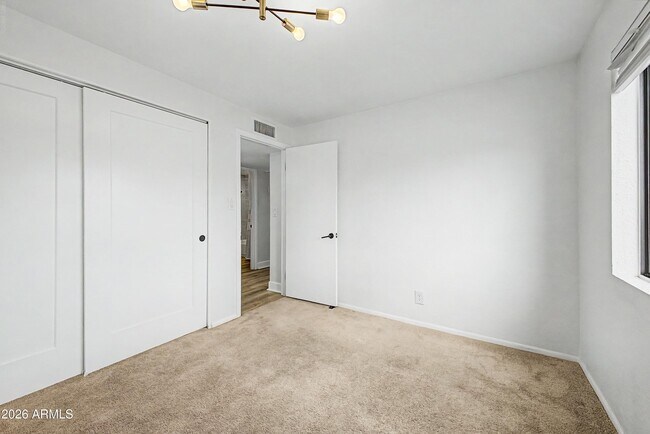 Building Photo - 4101 E Calavar Rd