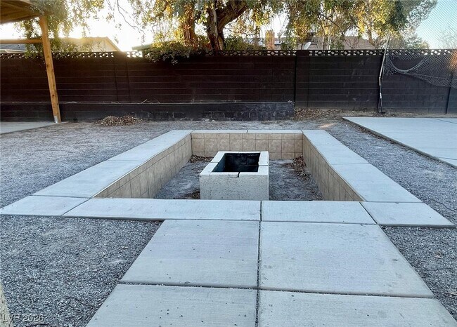 Building Photo - 5243 S Placentia Pkwy