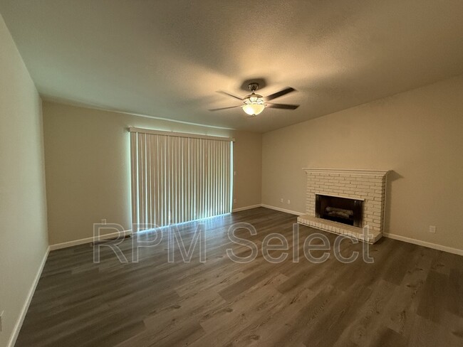 Building Photo - 1238 Woodfield Ave