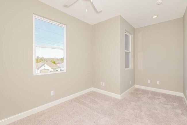 Building Photo - 1922 Addi Ln