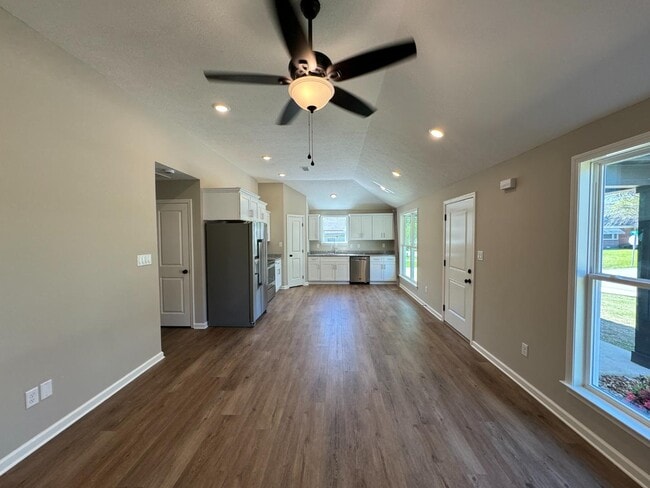 Building Photo - 147 Whitley Ave