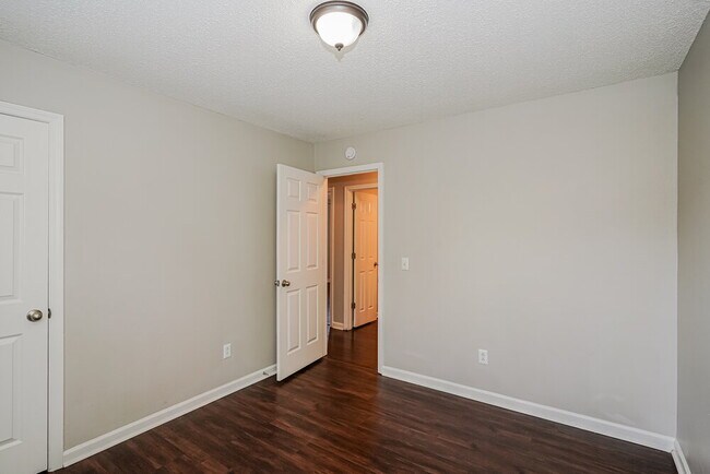 Building Photo - 306 Hank Aaron Cove