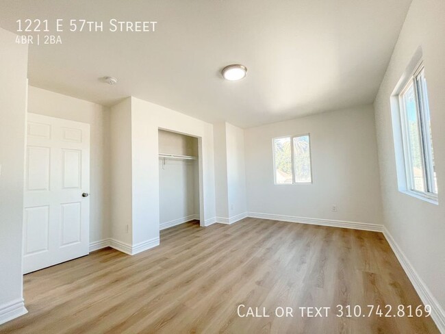 Building Photo - Beautiful duplex 4 bedrooms 2 bathrooms fo...