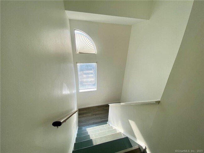 Building Photo - 128 Hamden Ave