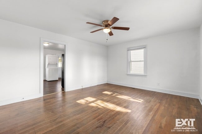 Building Photo - Welcome to your 2 bedroom, 1 bath home in South Hill!