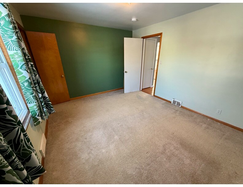 Building Photo - 1520 Woodrow Ave