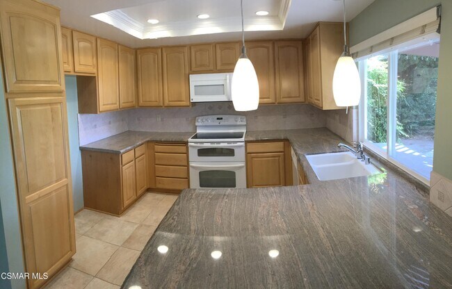 Building Photo - 1774 Alderwood Pl
