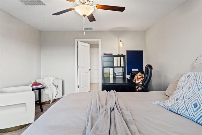 Building Photo - 31713 Sun Kettle Lp