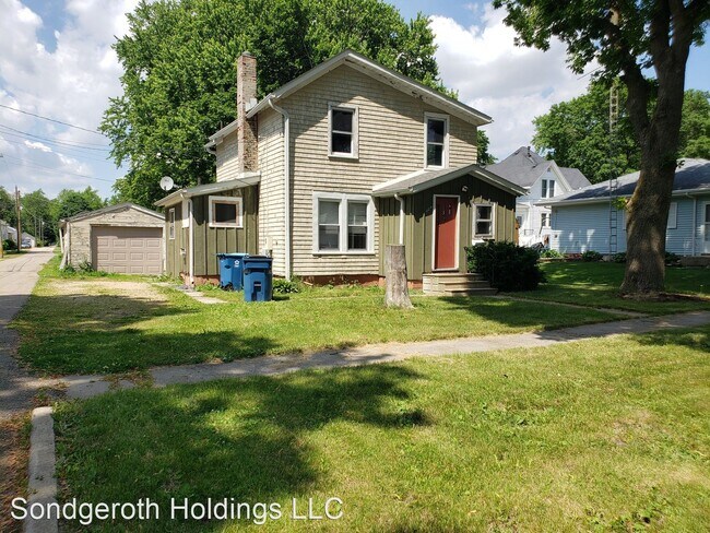 Primary Photo - 2 br, 1 bath House - 404 4th St.