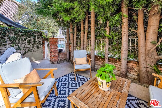 Building Photo - 14238 Dickens St