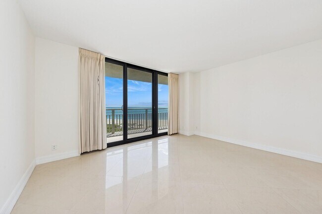 Building Photo - 3000 N Ocean Dr