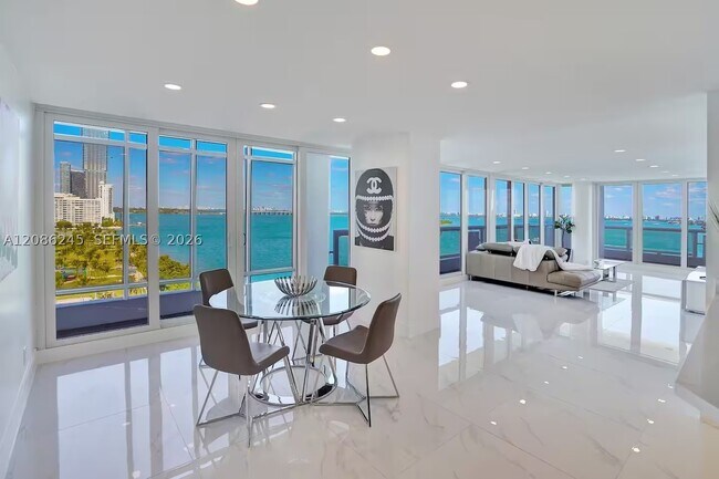 Building Photo - 1717 N Bayshore Dr