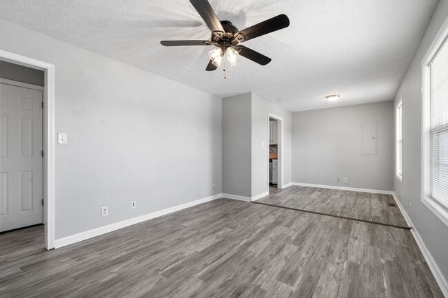 Building Photo - 339 Pioneer Dr