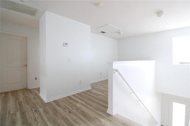 Building Photo - 16543 Cedar Run Dr
