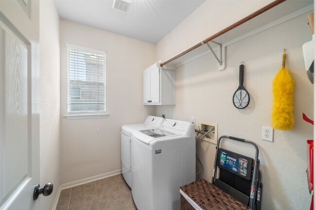 Building Photo - 6 W Prairie Dawn Cir