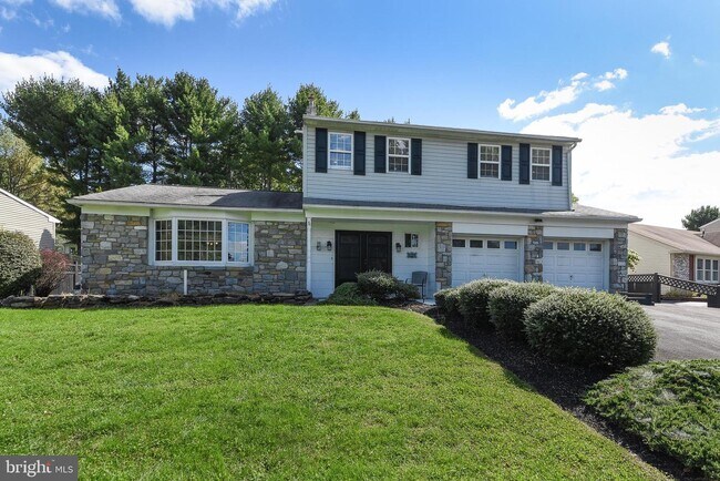 Primary Photo - 127 Lark Dr
