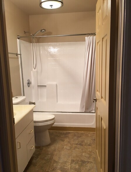 Building Photo - 1825 Keeler St