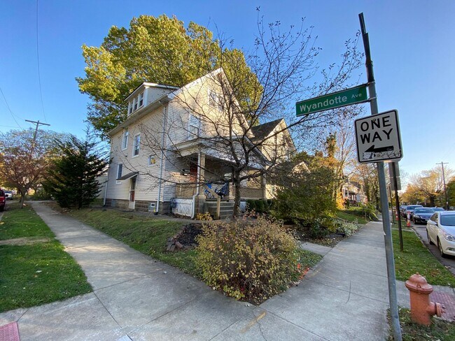 Building Photo - 2300 Indianola Ave