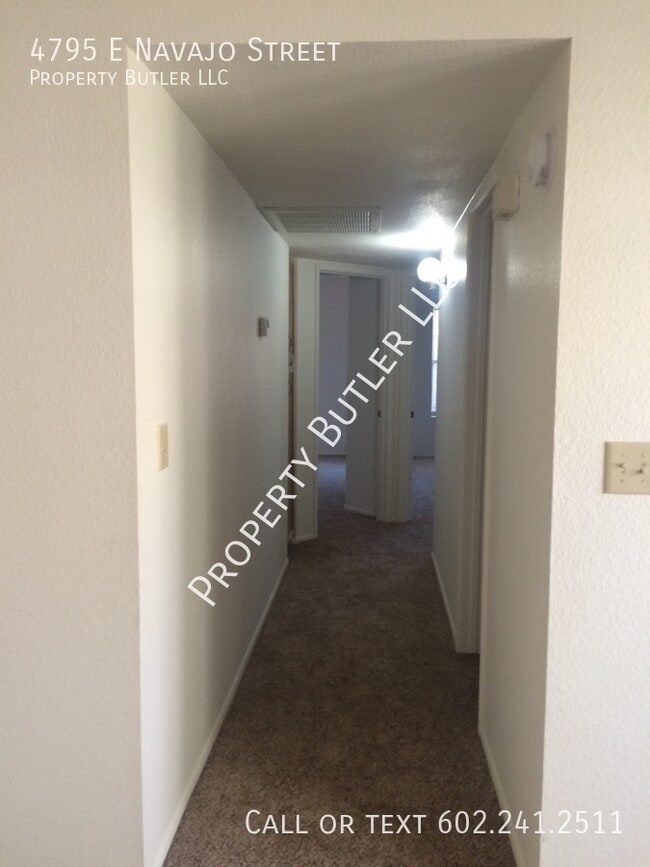 Building Photo - 4795 E Navajo St