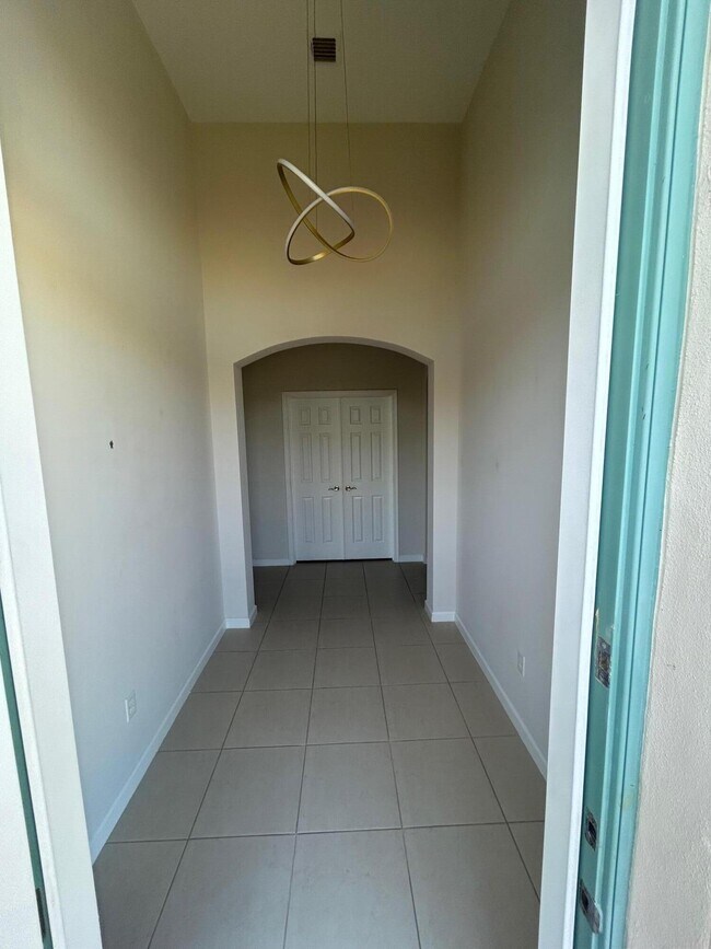 Building Photo - 11066 Sunrise Lake Dr