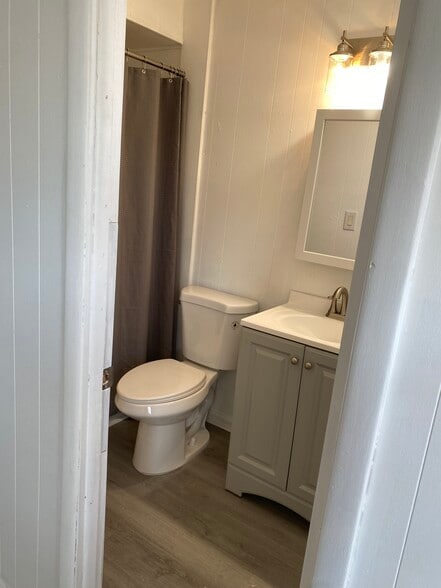 Building Photo - 56 Charles St