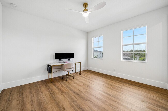 Building Photo - 655 Hookline Cir