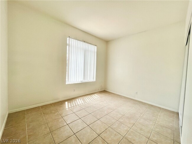 Building Photo - 2201 Ramsgate Dr