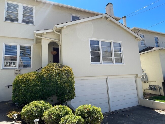 Building Photo - North Berkeley 2 Bedroom Rare Finds!